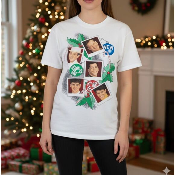 VTG 90s New Kids on the Block NKOTB Christmas Stockings Tee T-shirt Sz S - Picture 1 of 10